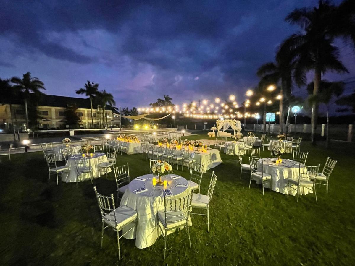 Luisita Central Park Hotel Tarlac City Buitenkant foto