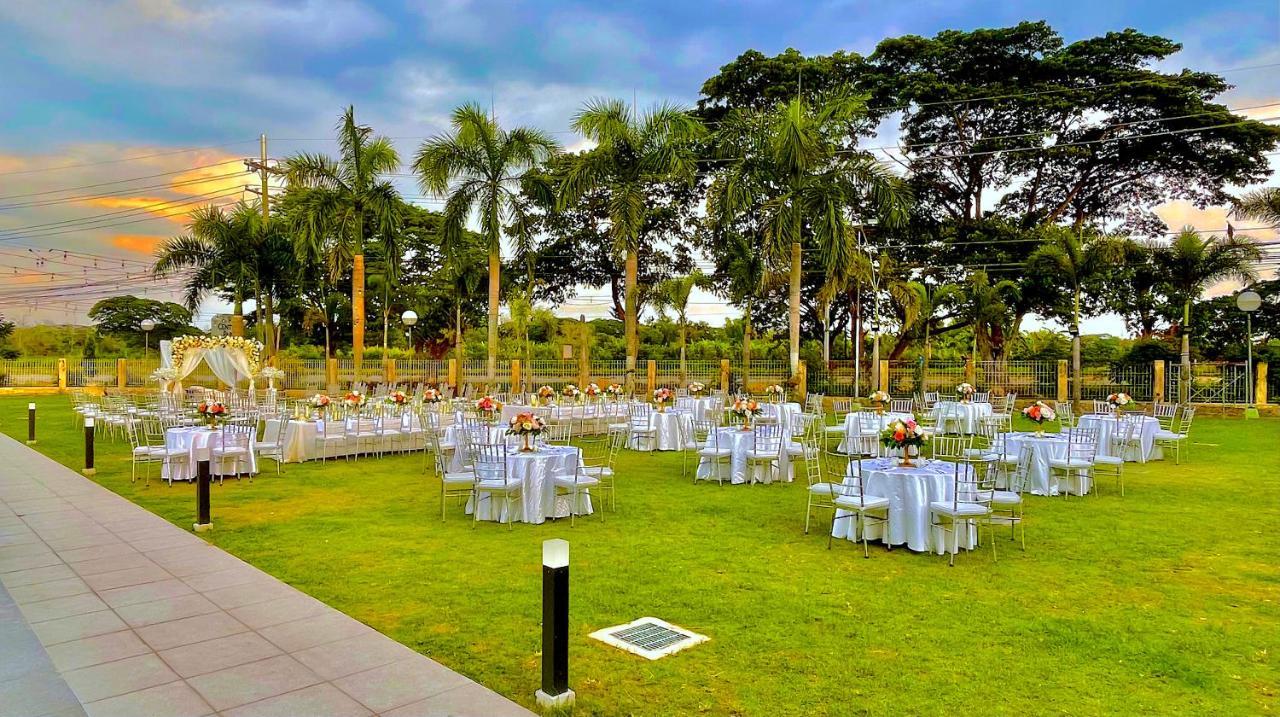 Luisita Central Park Hotel Tarlac City Buitenkant foto
