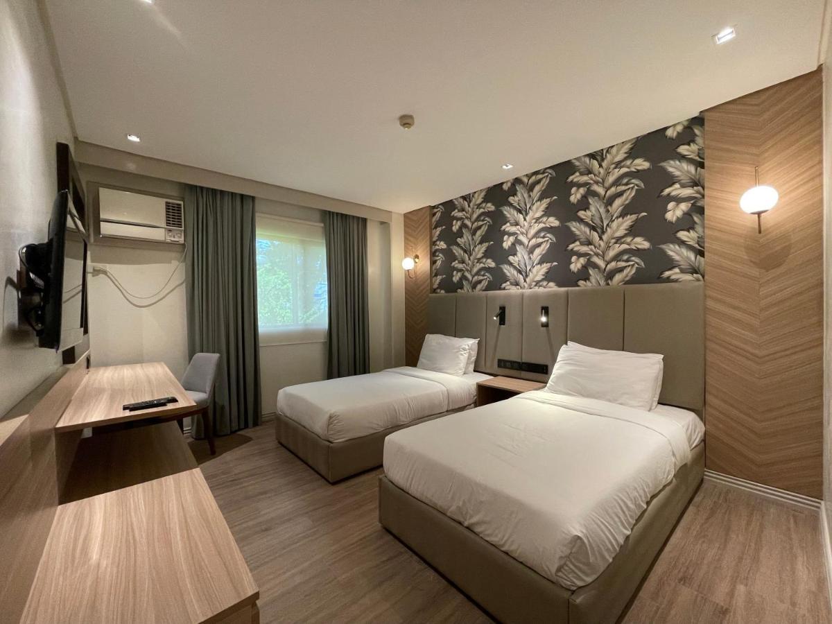 Luisita Central Park Hotel Tarlac City Buitenkant foto