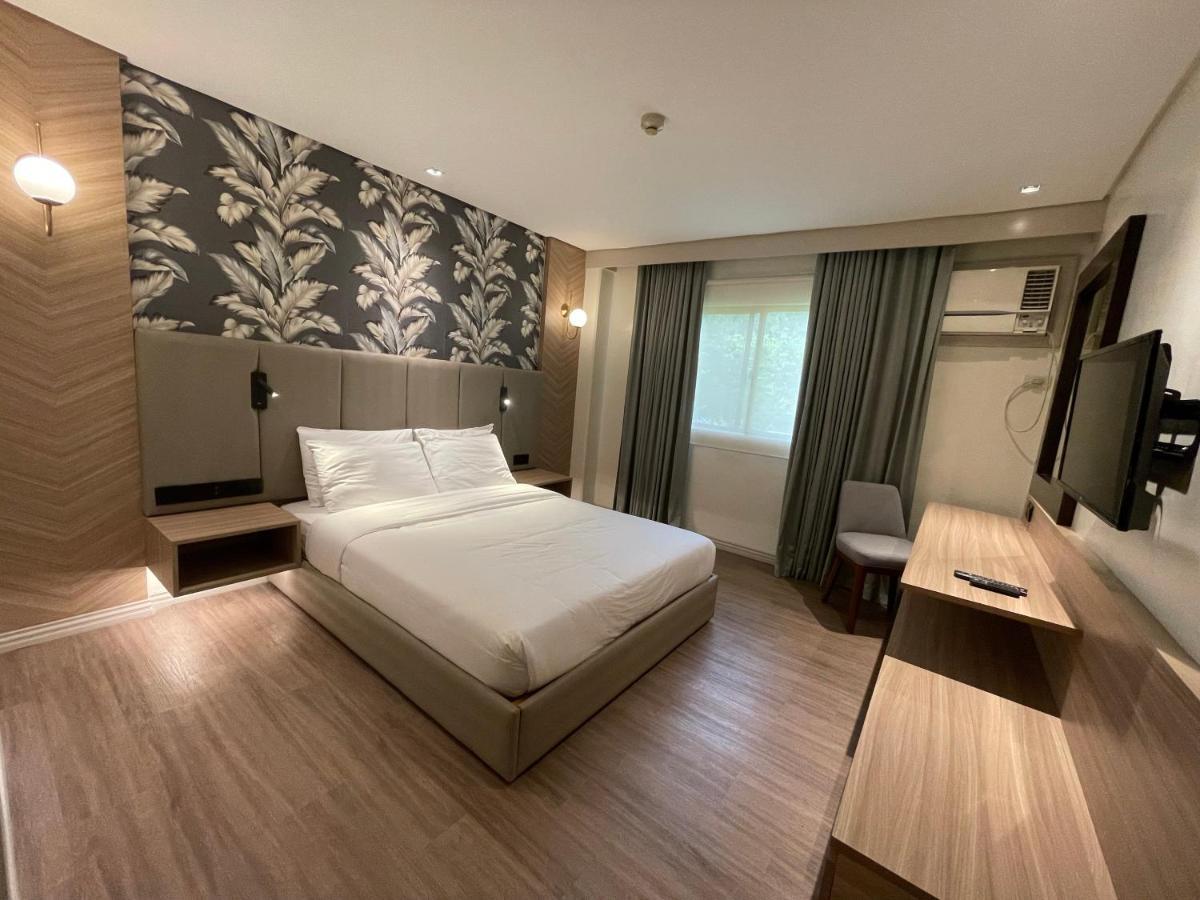 Luisita Central Park Hotel Tarlac City Buitenkant foto