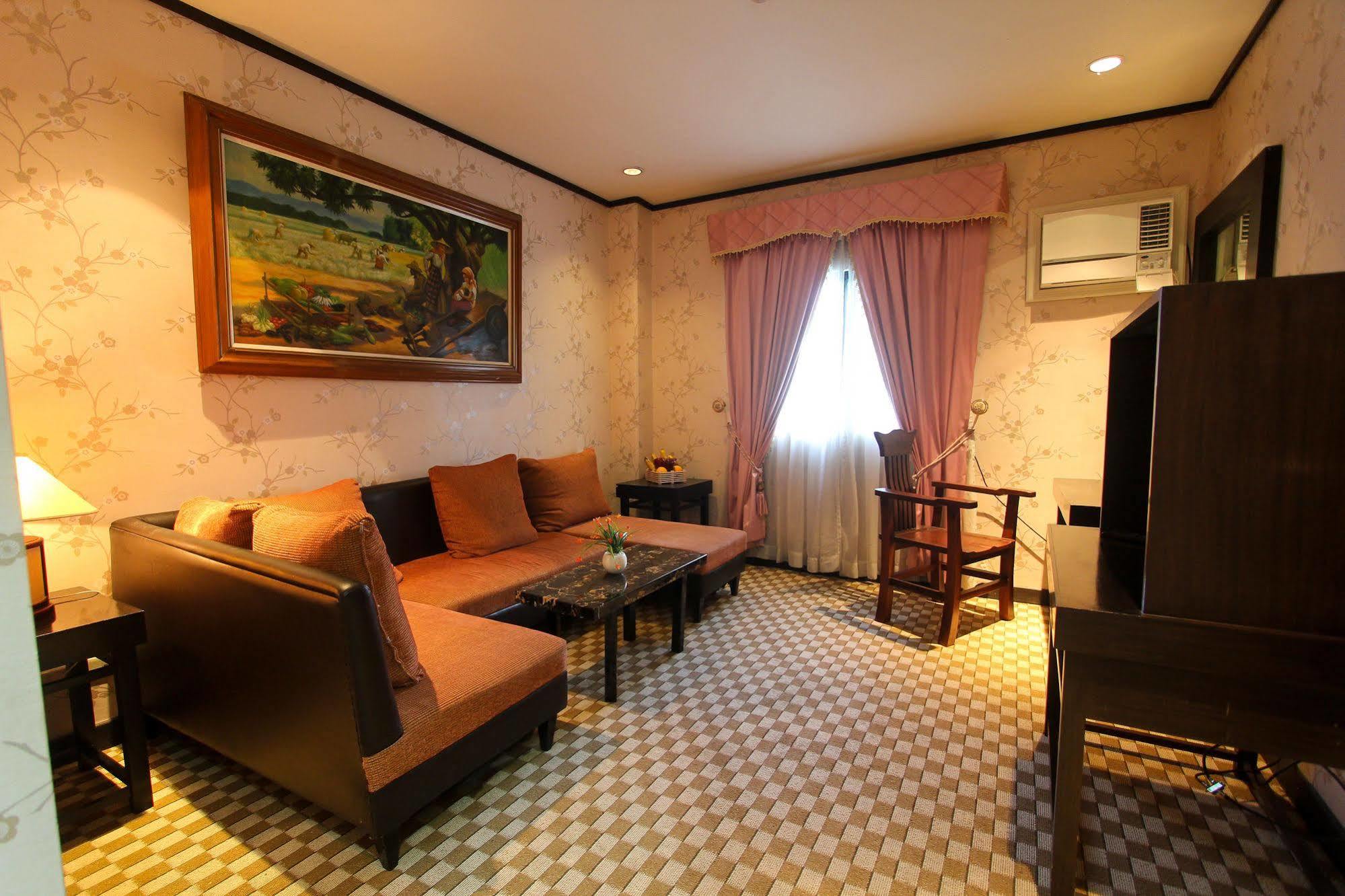 Luisita Central Park Hotel Tarlac City Buitenkant foto