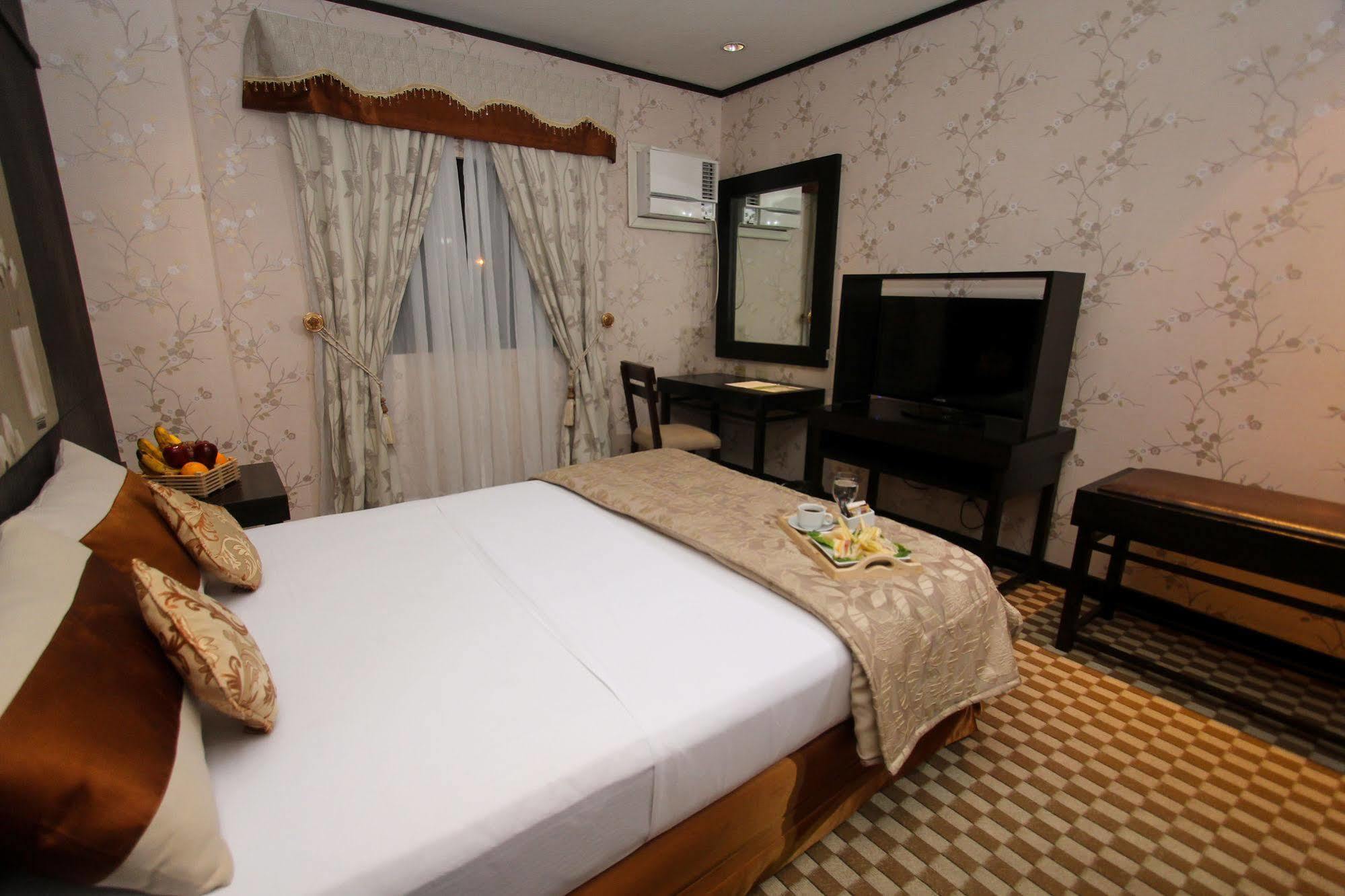 Luisita Central Park Hotel Tarlac City Buitenkant foto