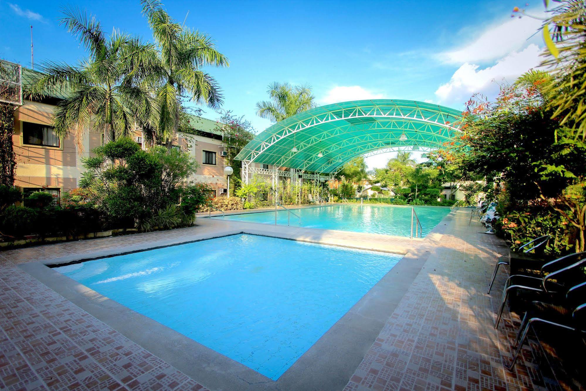 Luisita Central Park Hotel Tarlac City Buitenkant foto
