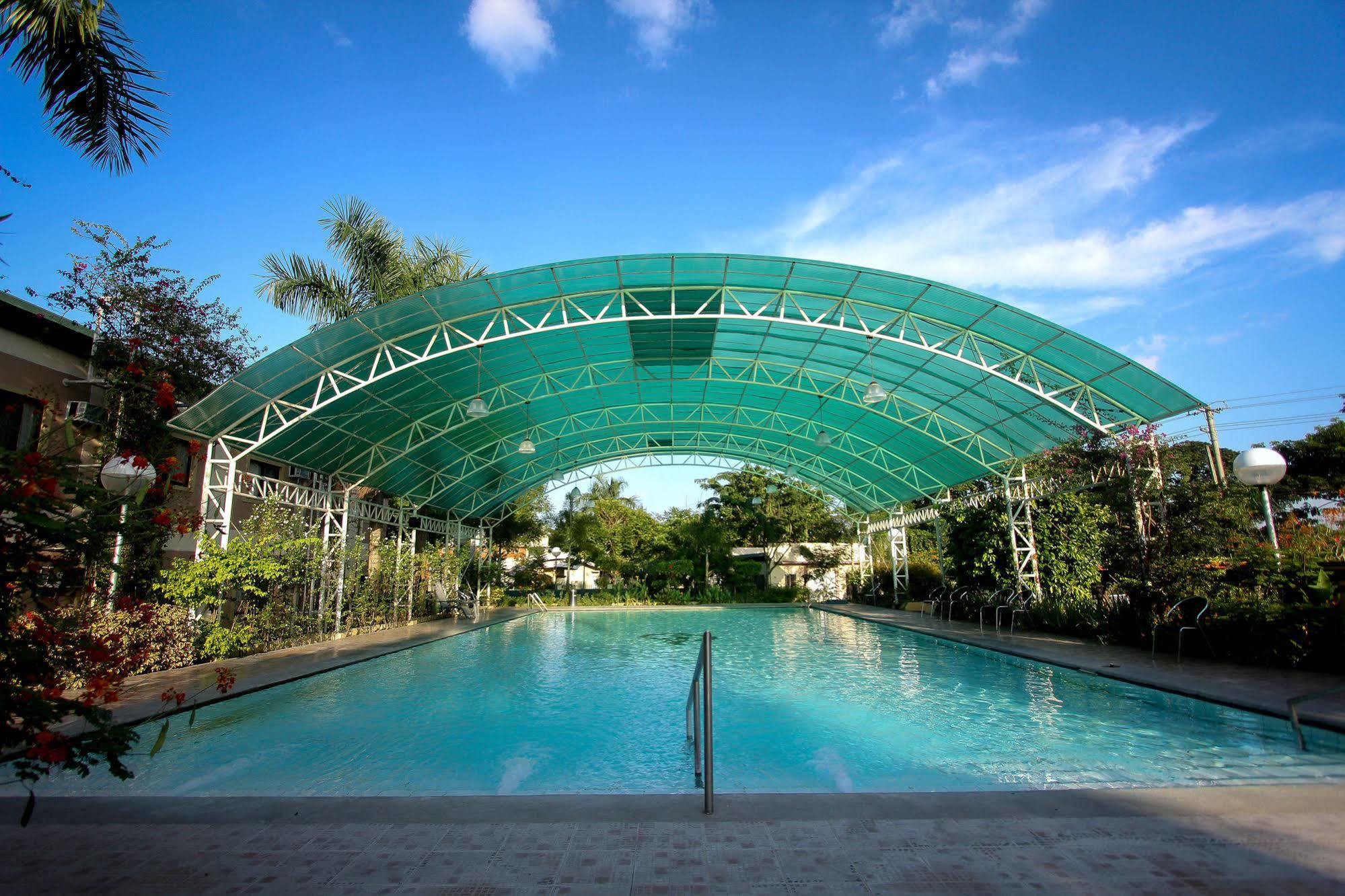 Luisita Central Park Hotel Tarlac City Buitenkant foto