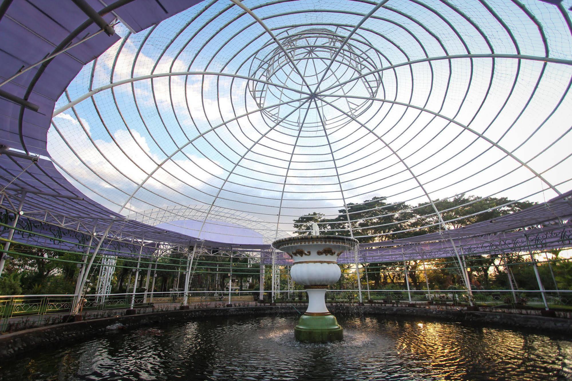 Luisita Central Park Hotel Tarlac City Buitenkant foto